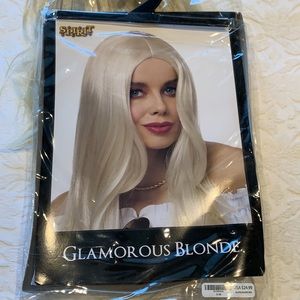 Glamorous blonde Wig